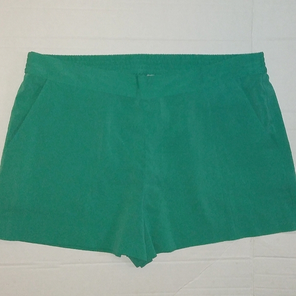 NWOT BP. Women's Plus Size Light Green Lightweight Slip On Shorts XL - Picture 2 of 13
